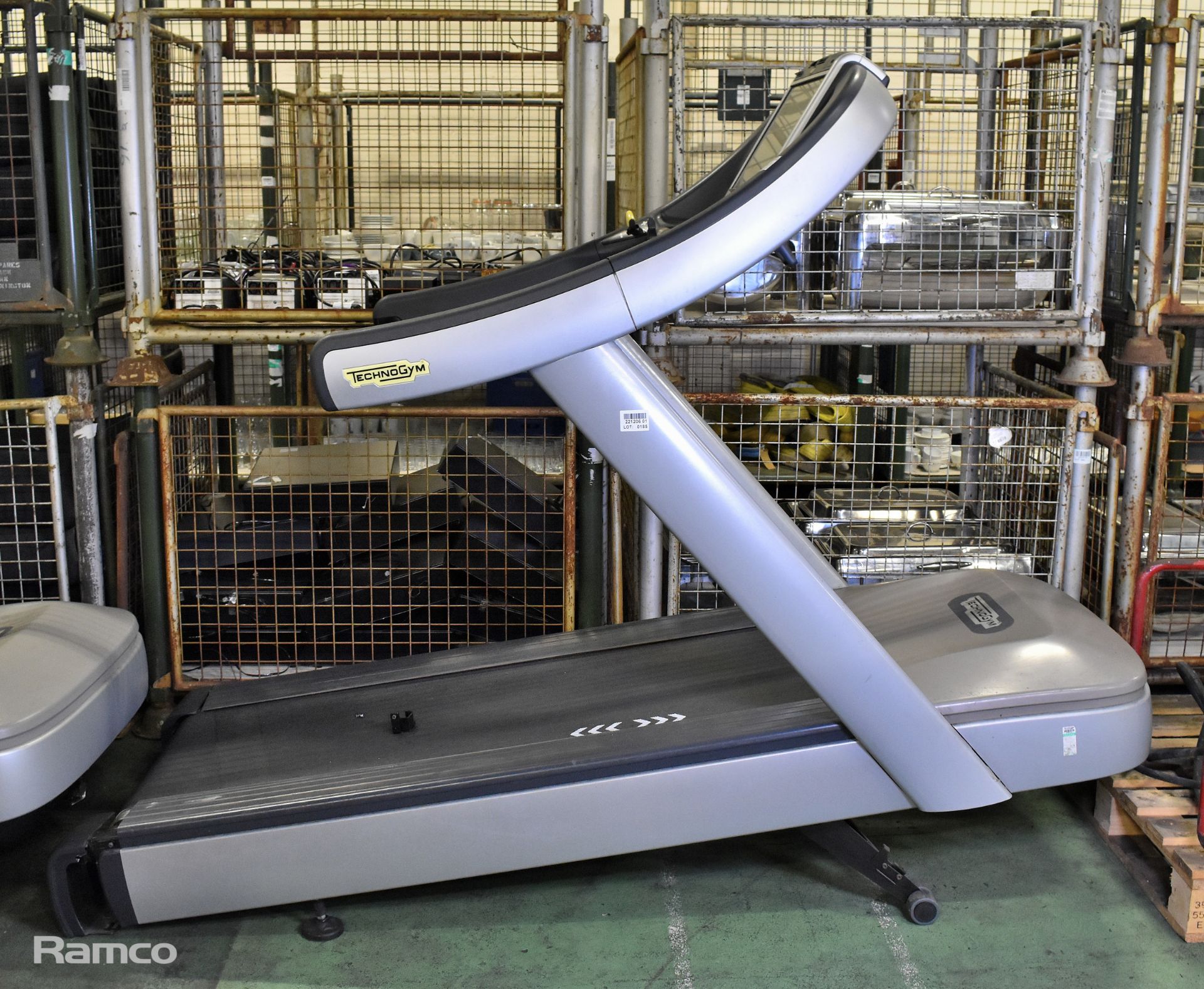 Technogym Run Now 700 treadmill - Image 5 of 11