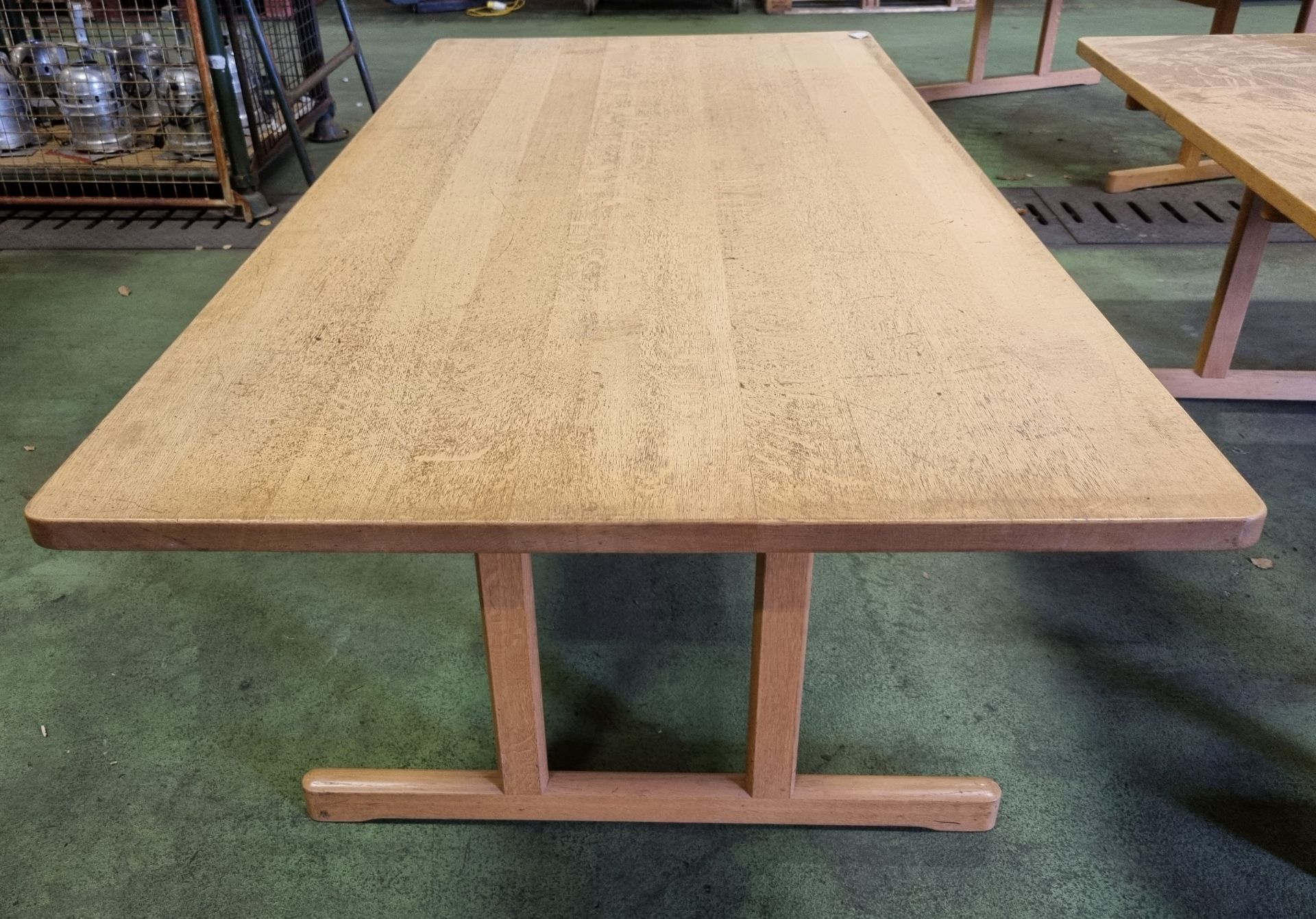 Fredericia Stolefabrik, Design Mogensen, Model no 583, Wooden table - L195 x W97 x H70cm - Image 3 of 4