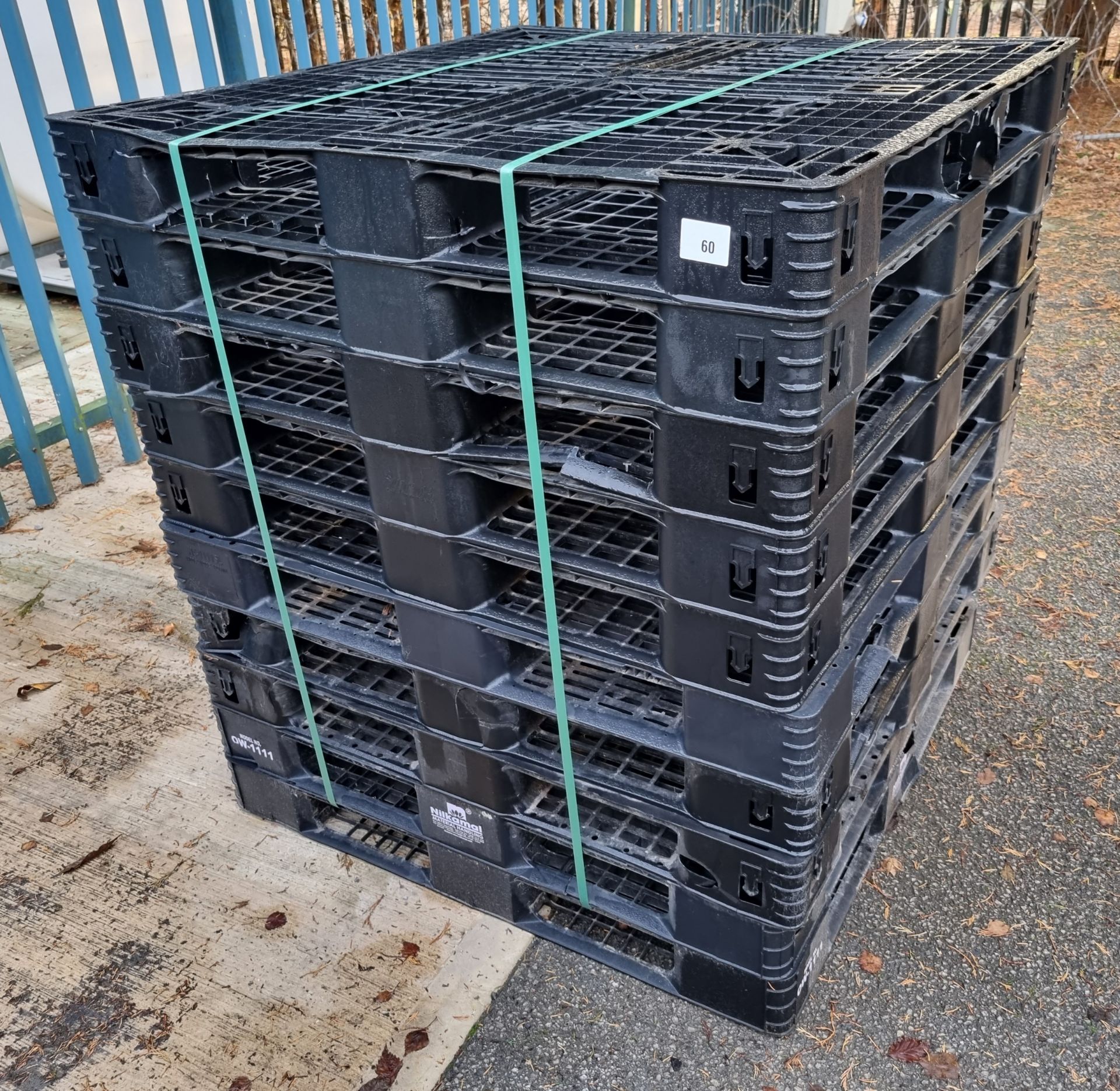 20x Non standard plastic pallets - 110x100x12cm - Image 4 of 6