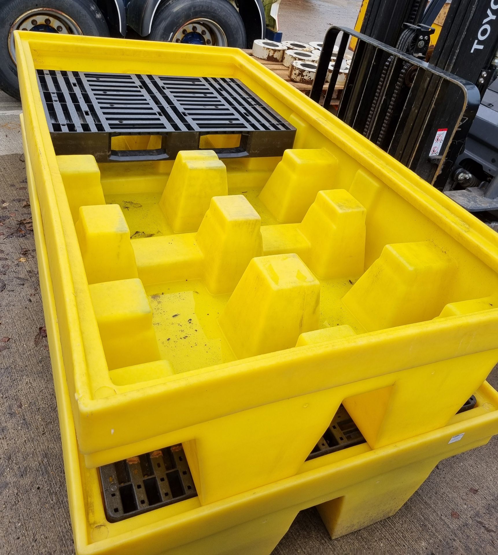 2x Large plastic spill pallet / containment trays for drums or IBCs - Image 3 of 3