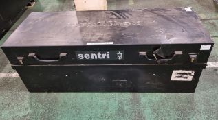 Sentribox steel storage container (no gas struts) - dimensions: 128x47x45cm
