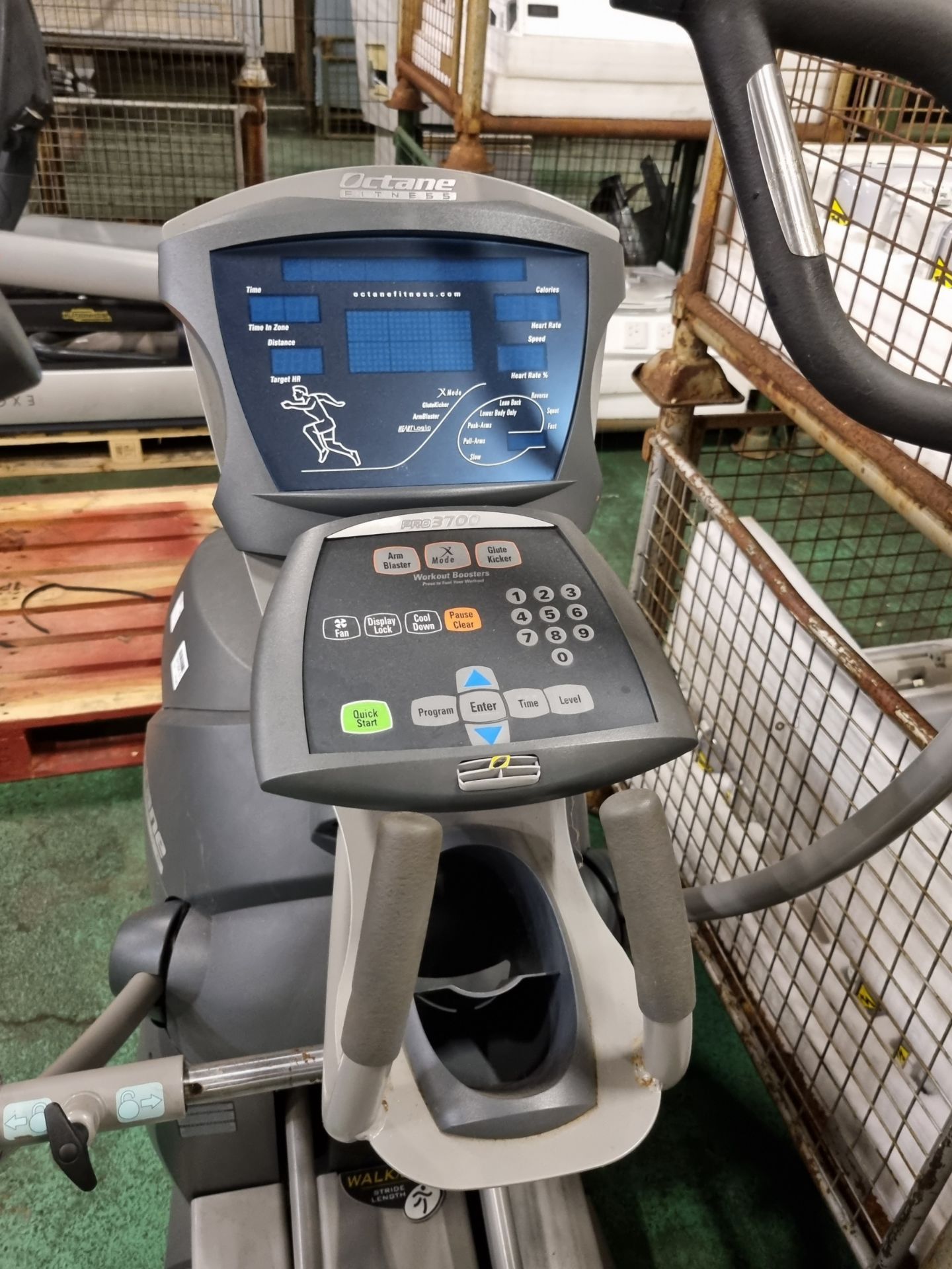 Octane Fitness Pro3700 elliptical cross trainer - Image 5 of 7