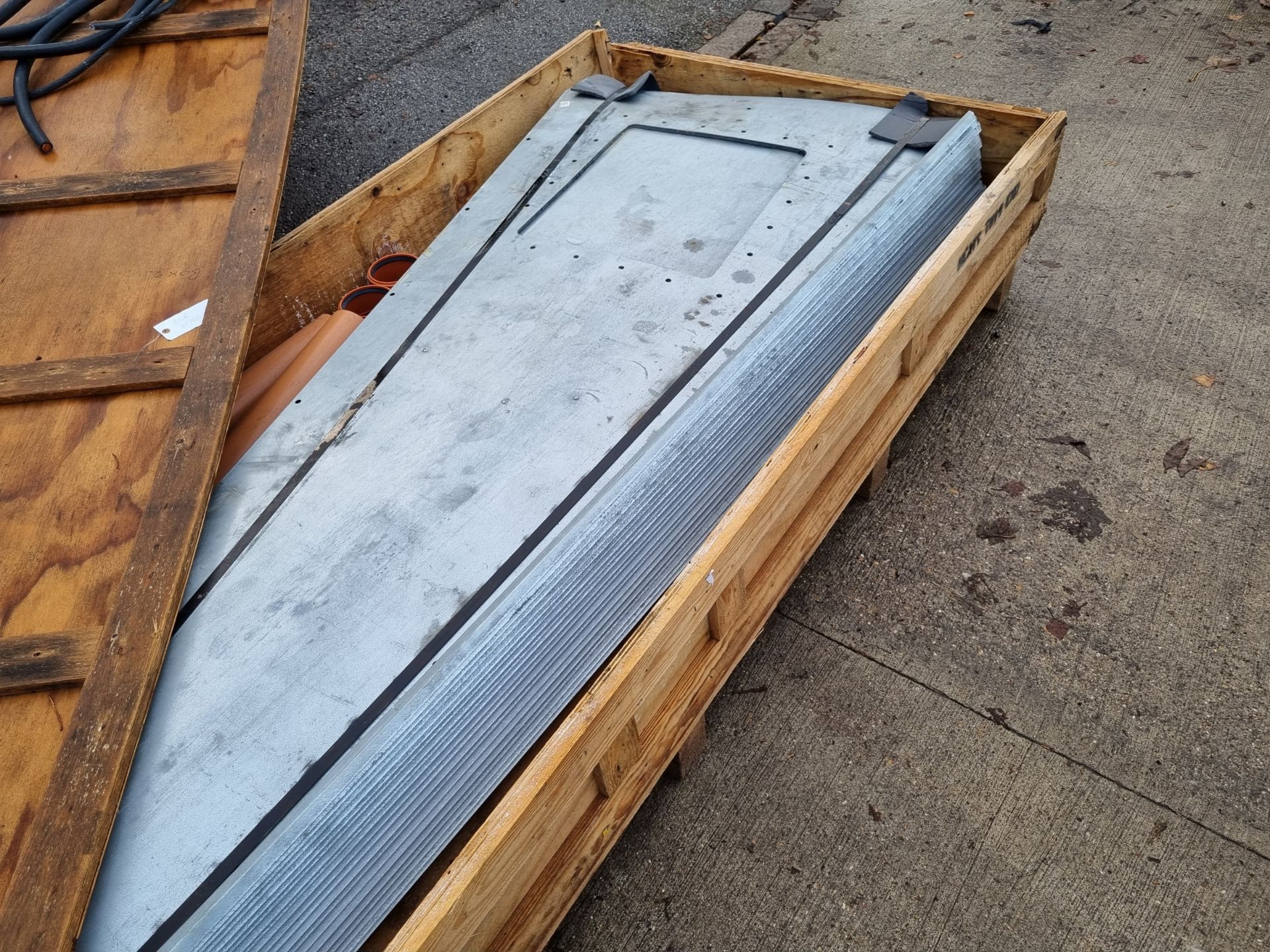 2x Roof Kits in crate - Image 6 of 6