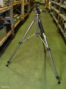 Calumet pro tripod with manfrotto 029 unit