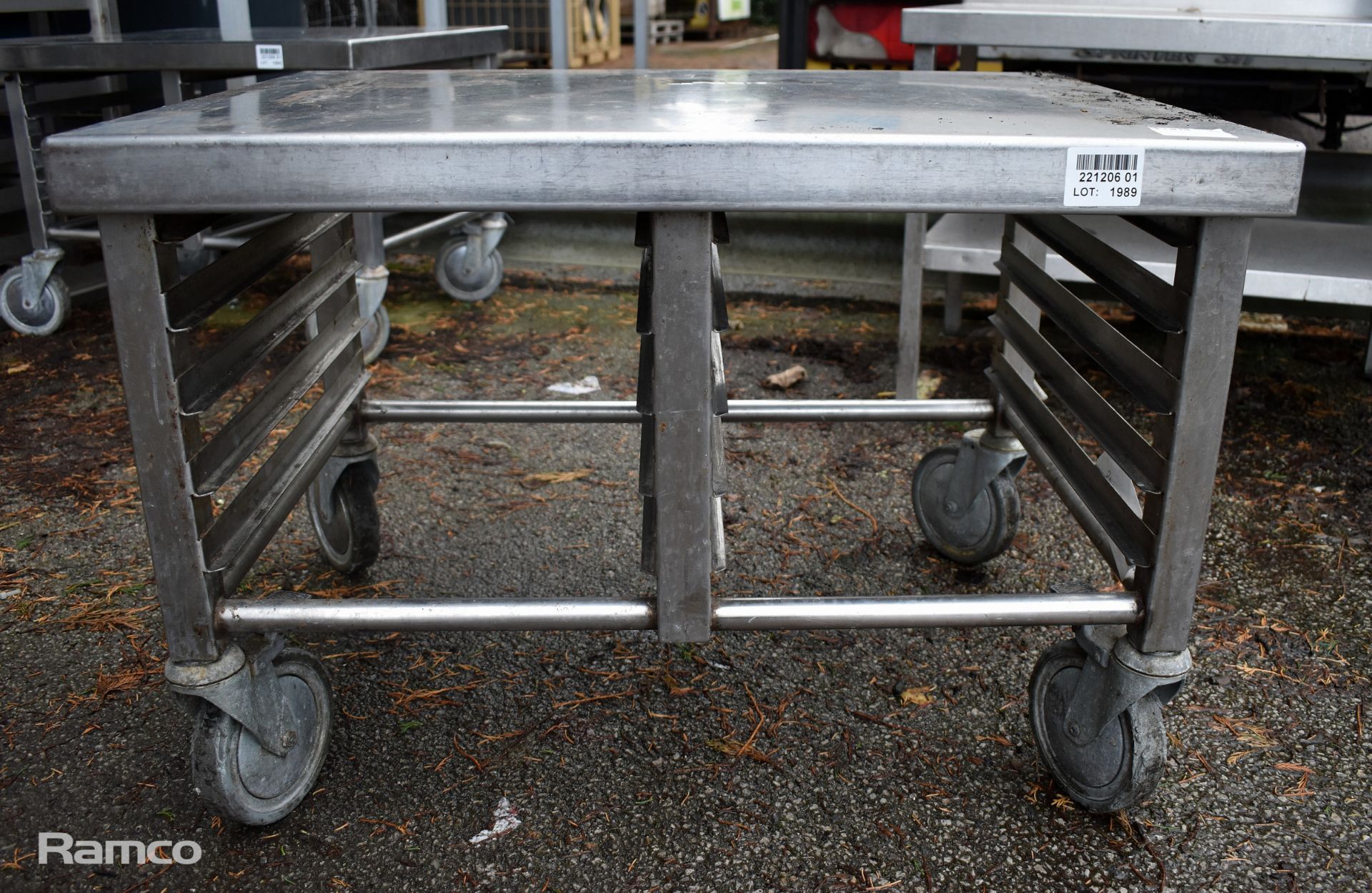 Portable stainless steel table with racking - 60 x 80 x 60cm - Image 3 of 3