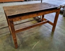 Wooden workshop bench - dimensions: 140x70x85cm