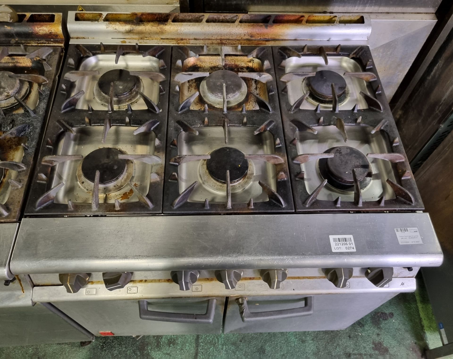 Falcon Dominator 6 burner gas oven - 90 x 88 x 95cm - Image 2 of 5