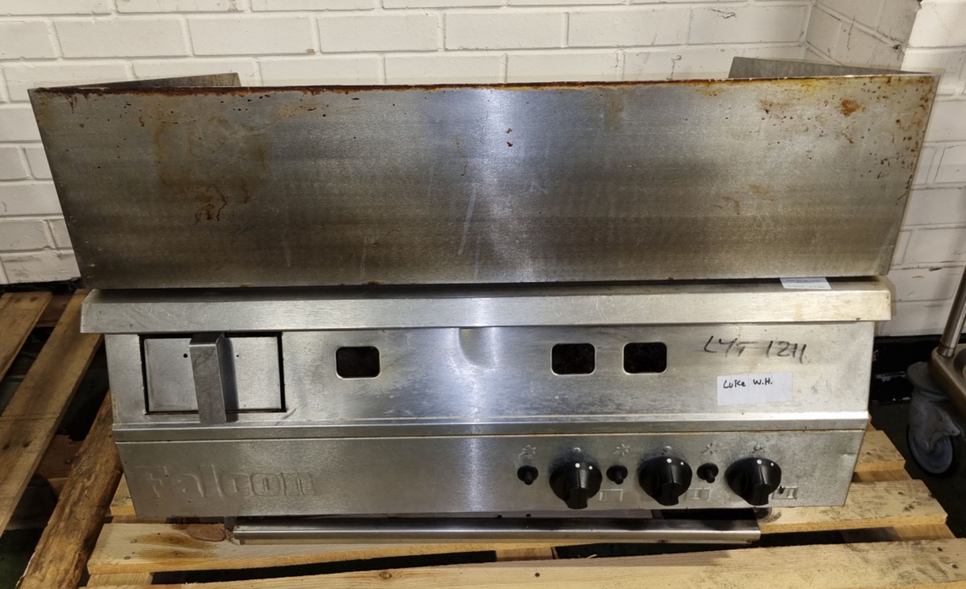 Falcon 900 gas chargrill - 82x92x86cm