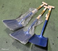 3x Carters square mouth wooden handle shovels