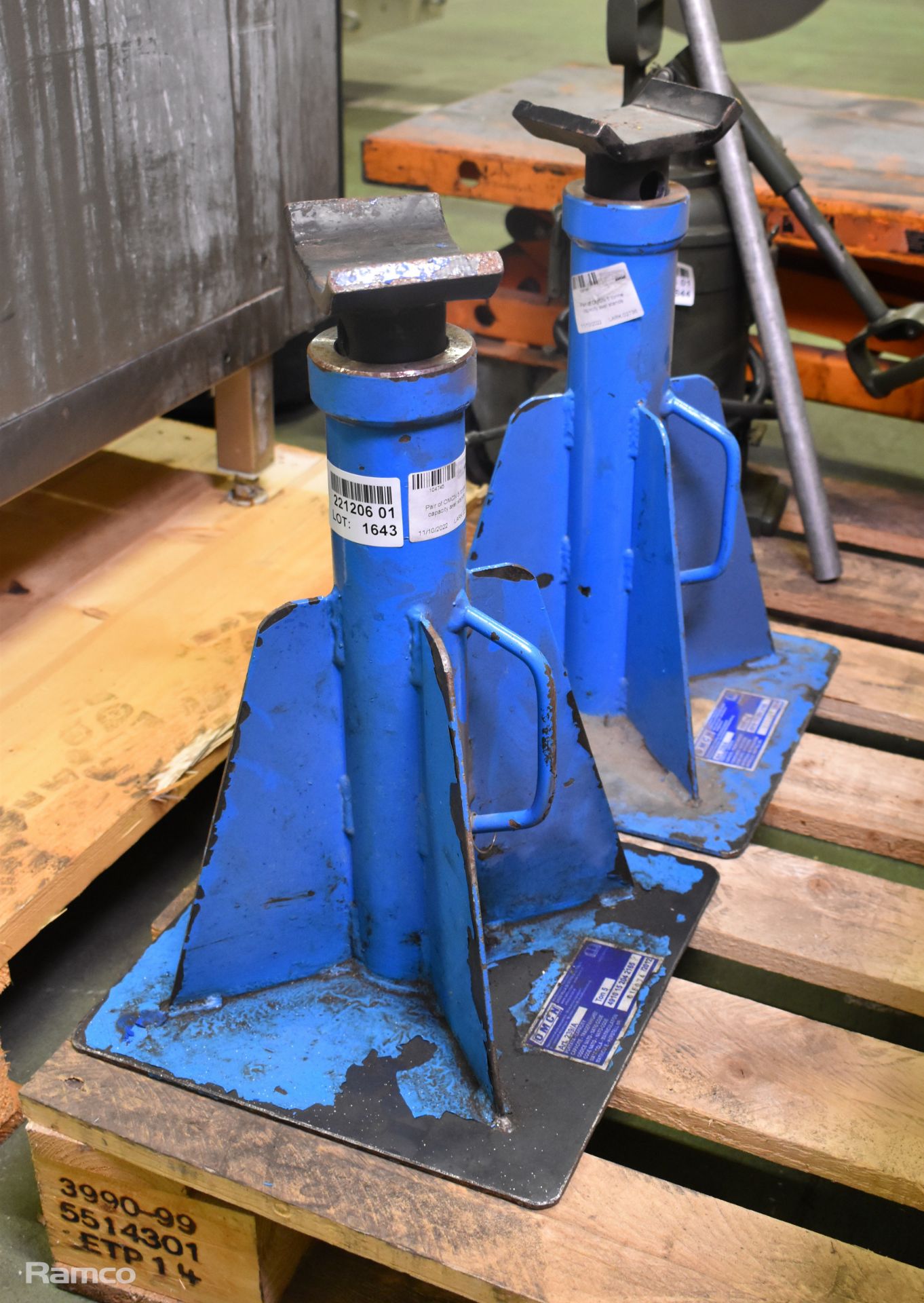 Pair of OMCN 5 tonne capacity axle stands - Image 2 of 3
