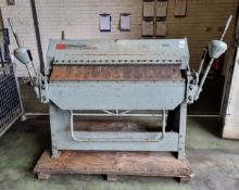 Edwards Truefold 600 4ft sheet metal bender