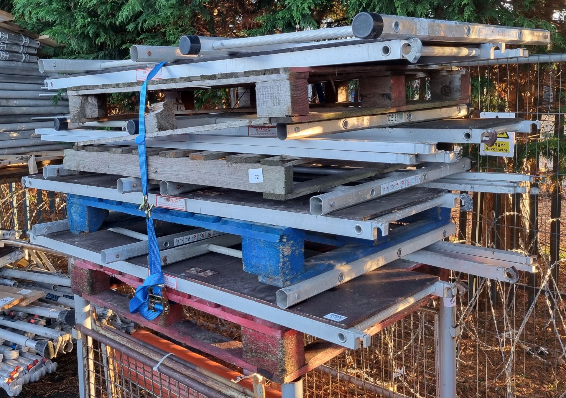 Multi height tower scaffolding set - Image 2 of 3