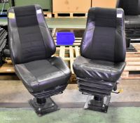 2x Leather Captains chairs - adjustable L 46 x W 52 x H 110 cm