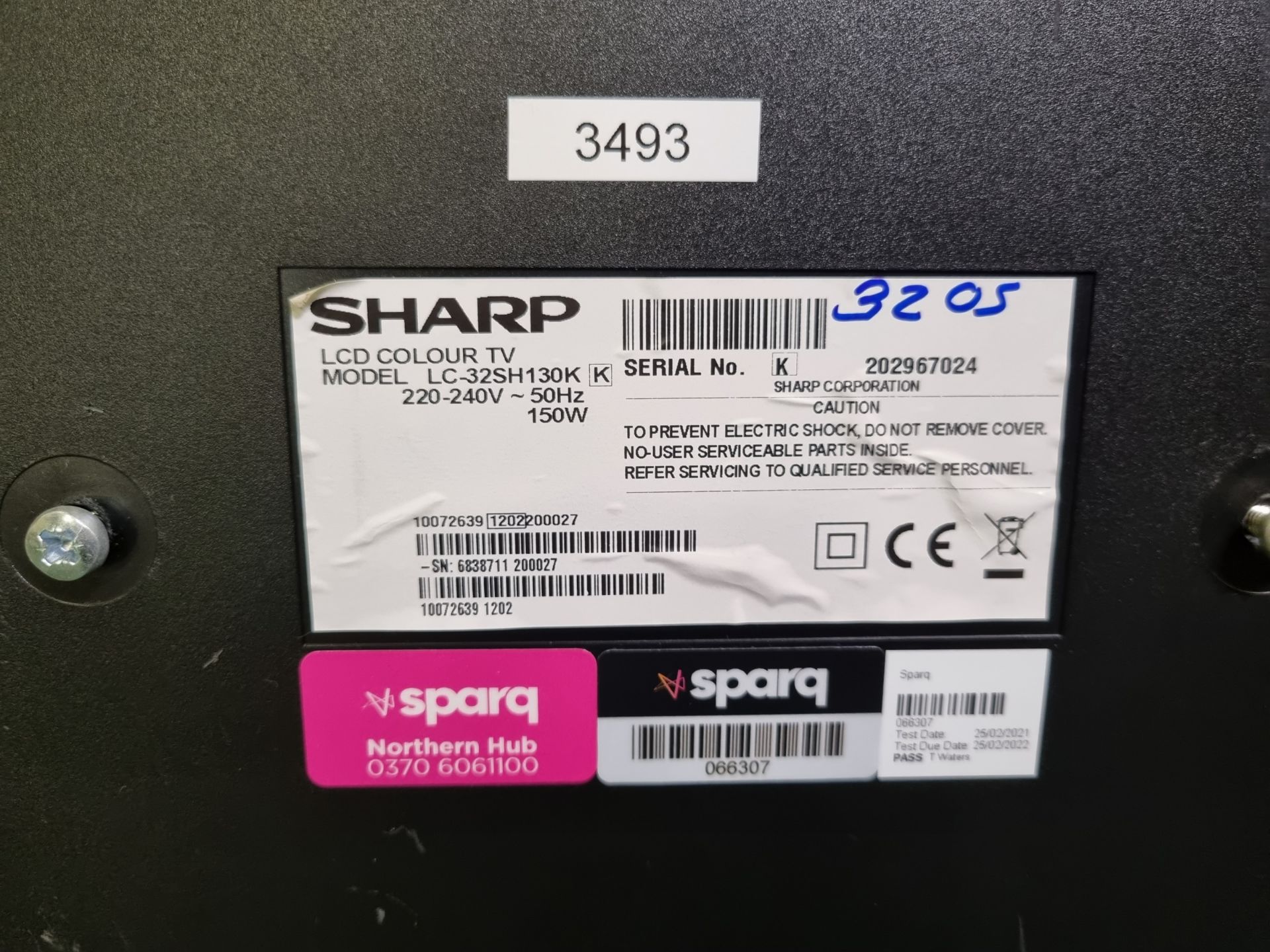 Sharp LC-32SH130K 32" TV - no stand - in flight case - Image 4 of 6