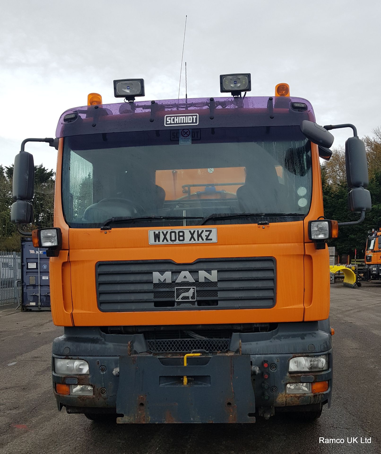 2008 (reg WX08 XKZ) MAN TGM 26.330 6x4 with Schmidt Stratos 9m3 pre-wet gritter mount. - Image 2 of 17