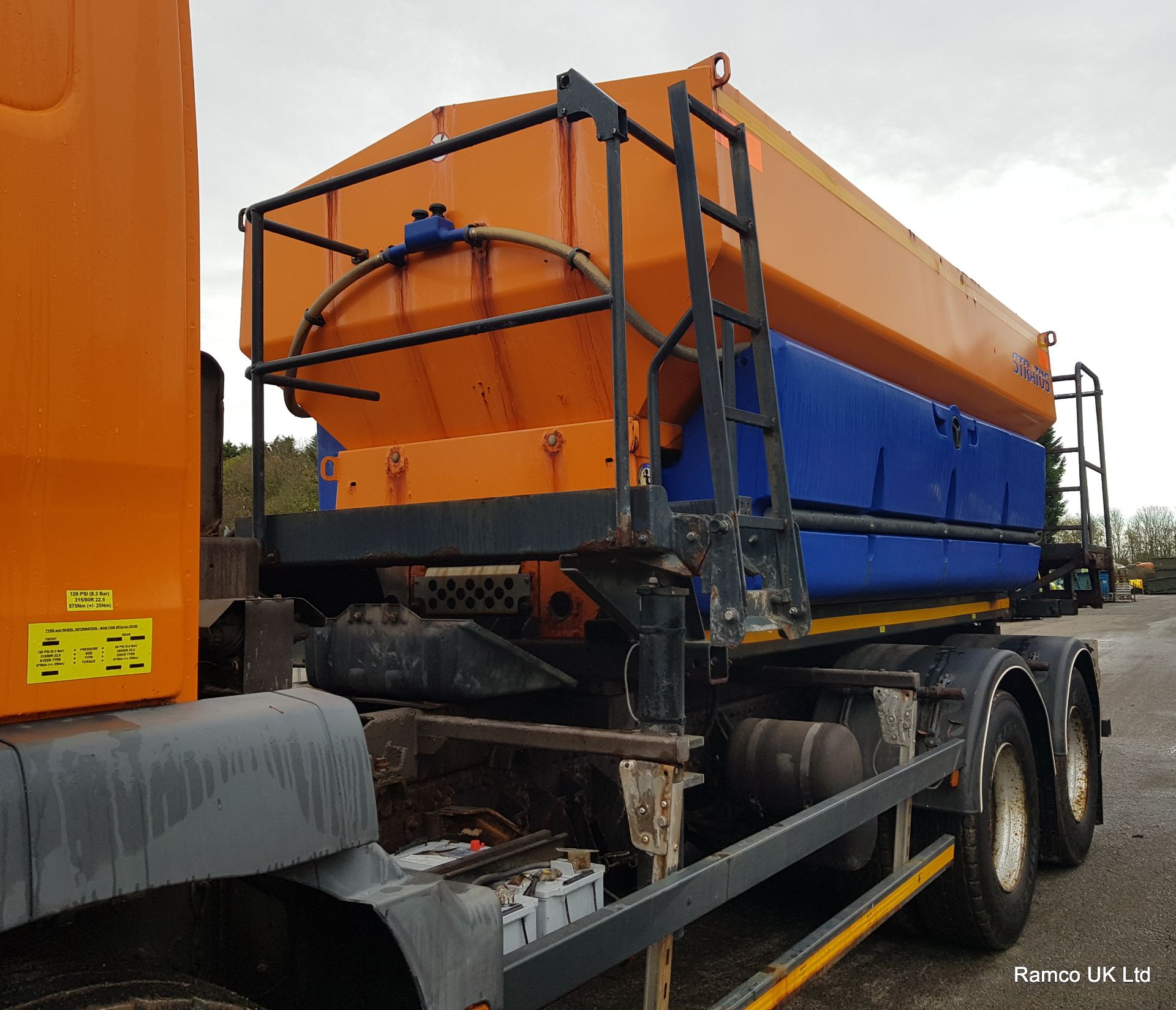 2008 (reg WX08 XKZ) MAN TGM 26.330 6x4 with Schmidt Stratos 9m3 pre-wet gritter mount. - Image 11 of 17