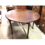 A George II mahogany oval drop leaf supper table, with club foot supports (open: 70cm x 134cm x