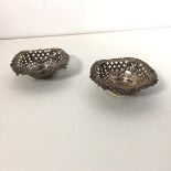 A pair of 1896 Birmingham silver pierced bonbon dishes (each: 3cm x 9cm) (combined: 68g)
