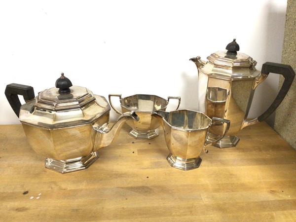 A Mappin & Webb Epns teapot (16cm x 28cm x 15cm) with coffee pot, milk jug and sugar bowl (4)