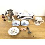 A mixed lot including two Royal Copenhagen trinket dishes (each: 10cm x 10cm), a Royal Copenhagen