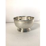 A 1943 London silver sugar bowl (6cm x 11cm) (174g)