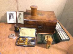 A mixed lot including a 19thc walnut hinged box, with tray to interior (14cm x 28cm x 20cm), an