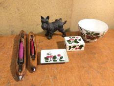 A mixed lot including a bowl with cherry decoration, stamped Villeroy & Boch, Dresden to base, c.