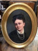 English school, Portrait of a Lady with Pearls, oil, in gilt oval frame (63cm x 45cm)