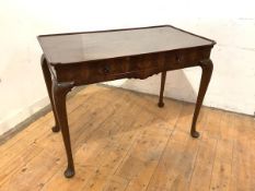 Whytock & Reid of Edinburgh, a mahogany side table, early 20th century, the rectangular tray top