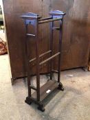 An Edwardian mahogany towel rail H86cm