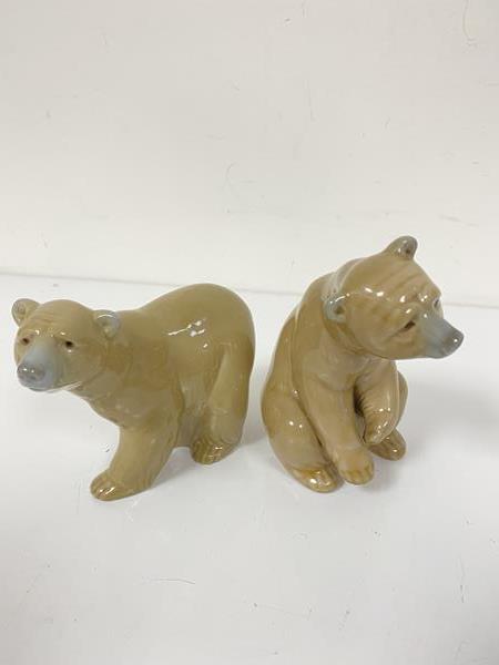 Two Lladro Spanish porcelain bear figures (10cm and 12cm)