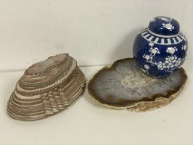 A mixed lot including a Chinese ginger jar, with two blue ring marks to base (12cm), a geode slice