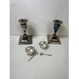 A pair of 1893 London silver salts and spoons, salts measure 2cm high with a combined weight of 25