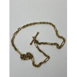 A 9ct gold Albert chain measures 24cm and weighs 11.17 grammes