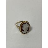 A 14ct gold cameo ring, size P