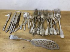 A collection of Epns including fish servers, measures 33cm, forks, pastry forks, knives etc (a lot)