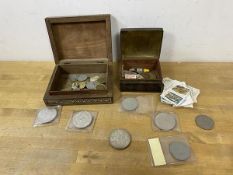 A small collection of coins including a 1935 crown and foreign coins, also a small quantity of