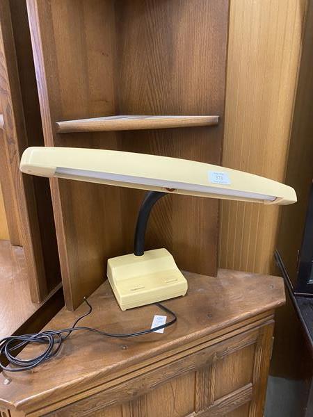 An Henimax Statesman vintage desk lamp, measures 40cm high