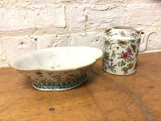 A 19thc Chinese famille rose footed bowl measures 7cm x 26cm x 20cm, along with a teapot with hinged