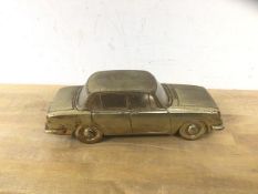 A Toyopet Corona Deluxe with removable top, measures 7cm x 21cm x 8cm