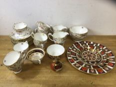 A mixed lot of china including a Royal Crown Derby gold stopper, old Imari, Robin, along with