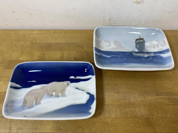 Two early 20thc Norwegian Porsgrunds china trinket dishes, one depicting polar bears, measures