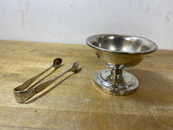 A 1795 London silver footed bowl, measures 5cm high, weighs 63 grammes, along with pair of Epns