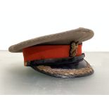 British Officer's cap gilt bullion badge and oakleaf decoration to Viser Geo V buttons, Woolrow,