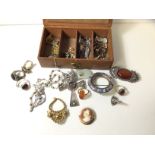 A quantity of jewellery including cameo brooch depicting Hermes, mount marked 9ct, ring marked