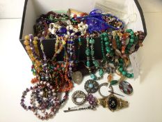 A quantity of jewellery including a lapis lazuli bead necklace, other bead necklaces include
