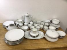 An Hutschenreuther Hohenberg German china part dinner service including a coffee pot (26cm h),