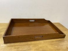 An early 20thc oak butler's tray with pierced handles to sides, (9cm x 71cm x 45cm )