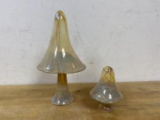 Two Murrano glass style toadstools, larger measures 21cm high (2)