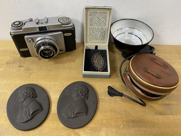 A mixed lot including an Ilford Sportsman camera,